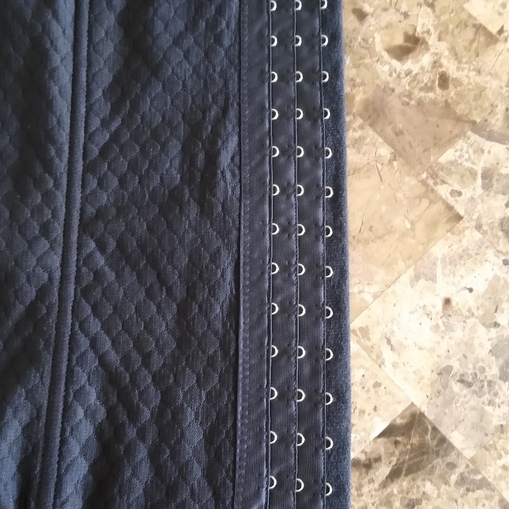 Shapewear - Picture 2 of 4